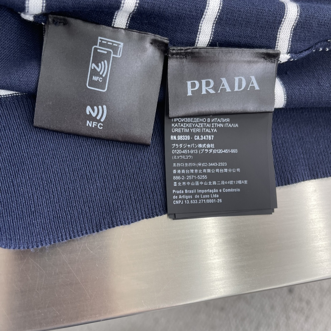 -PRAD     徽标条纹Polo领针织衫定织奢韧柔棉毛纱 柔糯亲肤 舒爽透气 月光雾白与墨韵哑光黑细