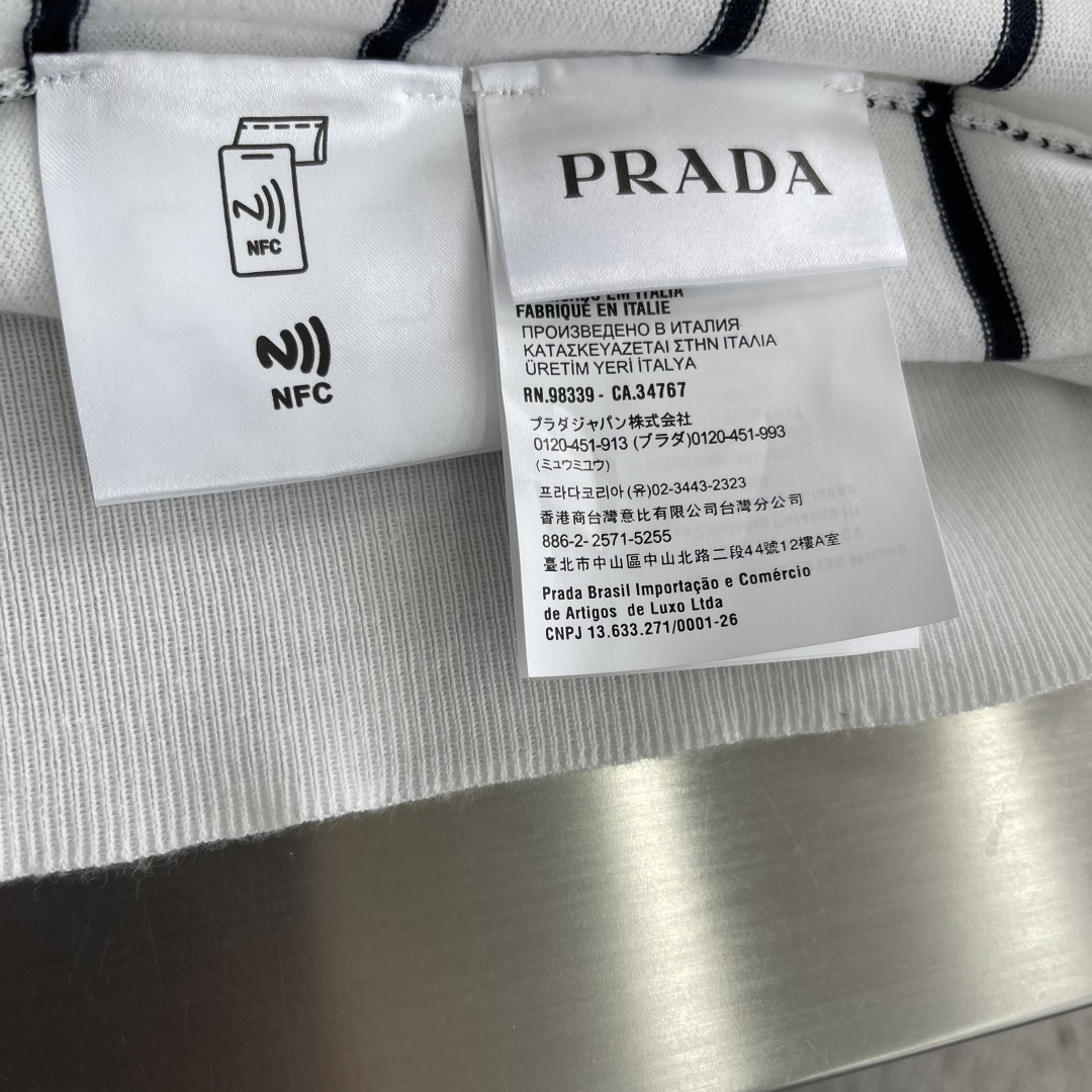 -PRAD     徽标条纹Polo领针织衫定织奢韧柔棉毛纱 柔糯亲肤 舒爽透气 月光雾白与墨韵哑光黑细
