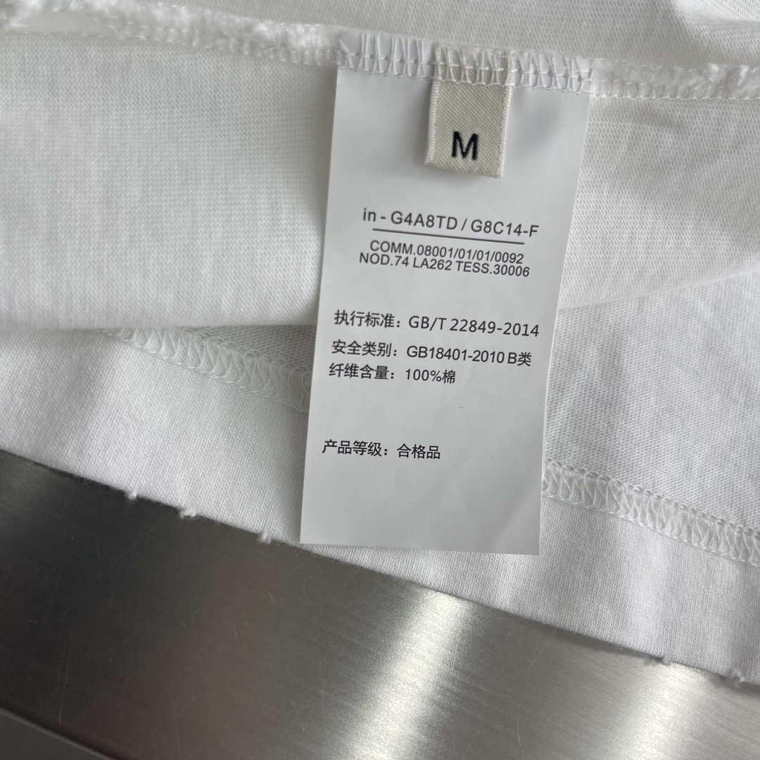 -CH 克罗心    十字贴皮元素背心🎽纯棉材质，非常柔软重工皮+金属logo时尚感拉满微阔版型嗷🥰码数