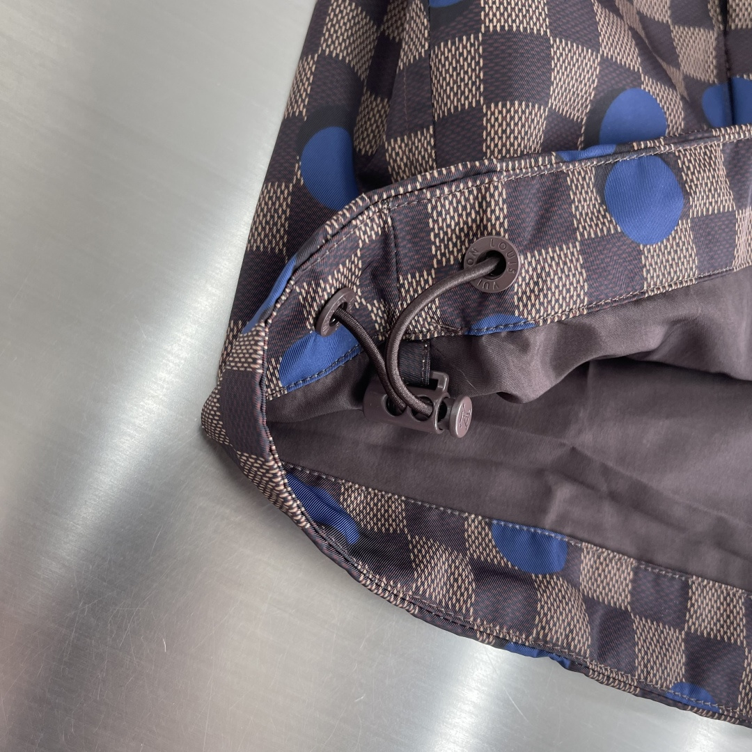 Louis Vuitton Luxury Ready-to-Wear Apparel Collection 8