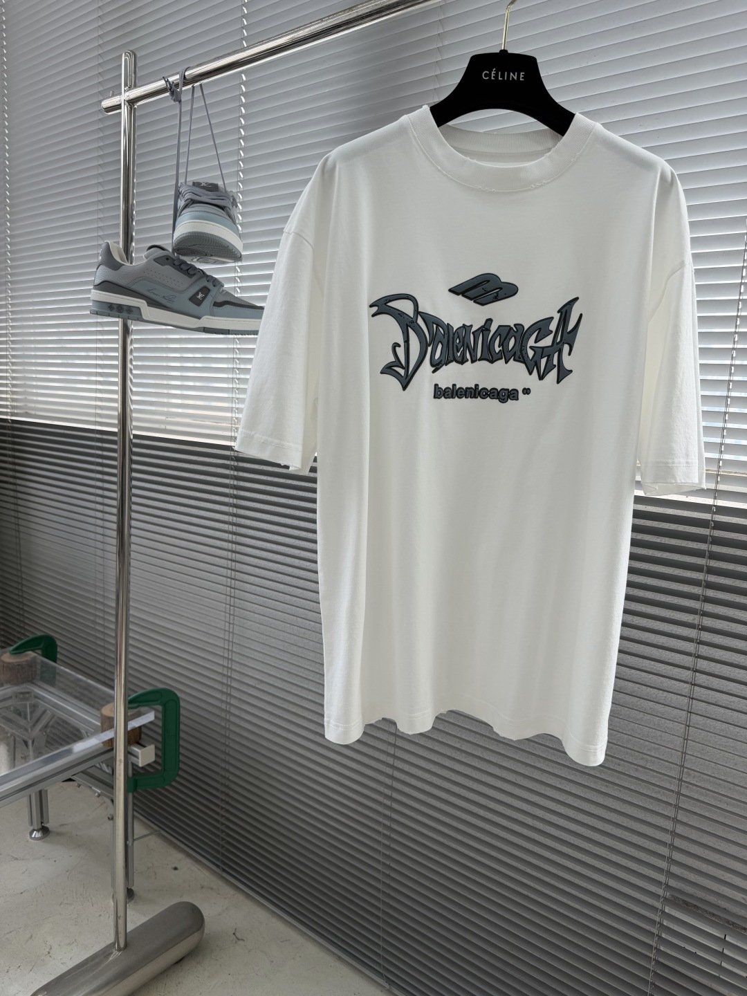 -Balenciag    字母元素短T纯棉柔软洗水磨破处理发泡logo微阔版型，男女同款尺码：S-XL