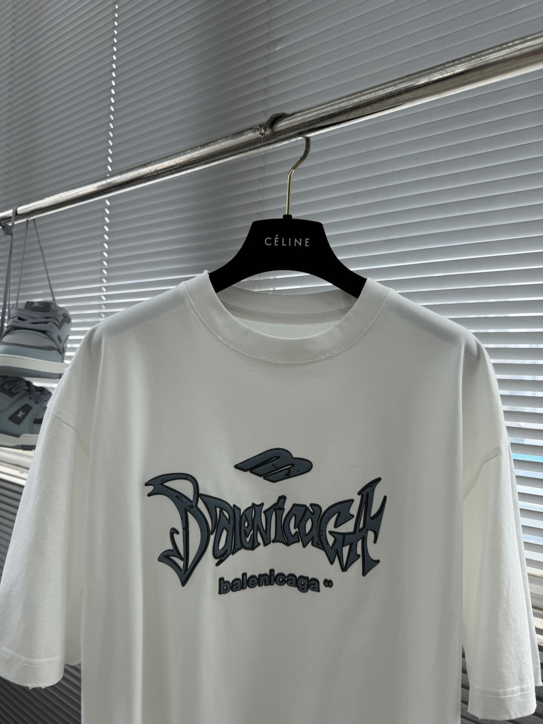 -Balenciag    字母元素短T纯棉柔软洗水磨破处理发泡logo微阔版型，男女同款尺码：S-XL