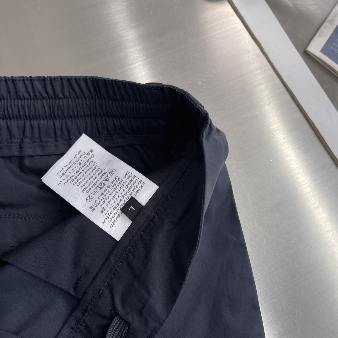-mon    26春夏新品，工装休闲裤，为了更完美的贴合和舒适….内里质感工艺 都必须天花板……春夏帅