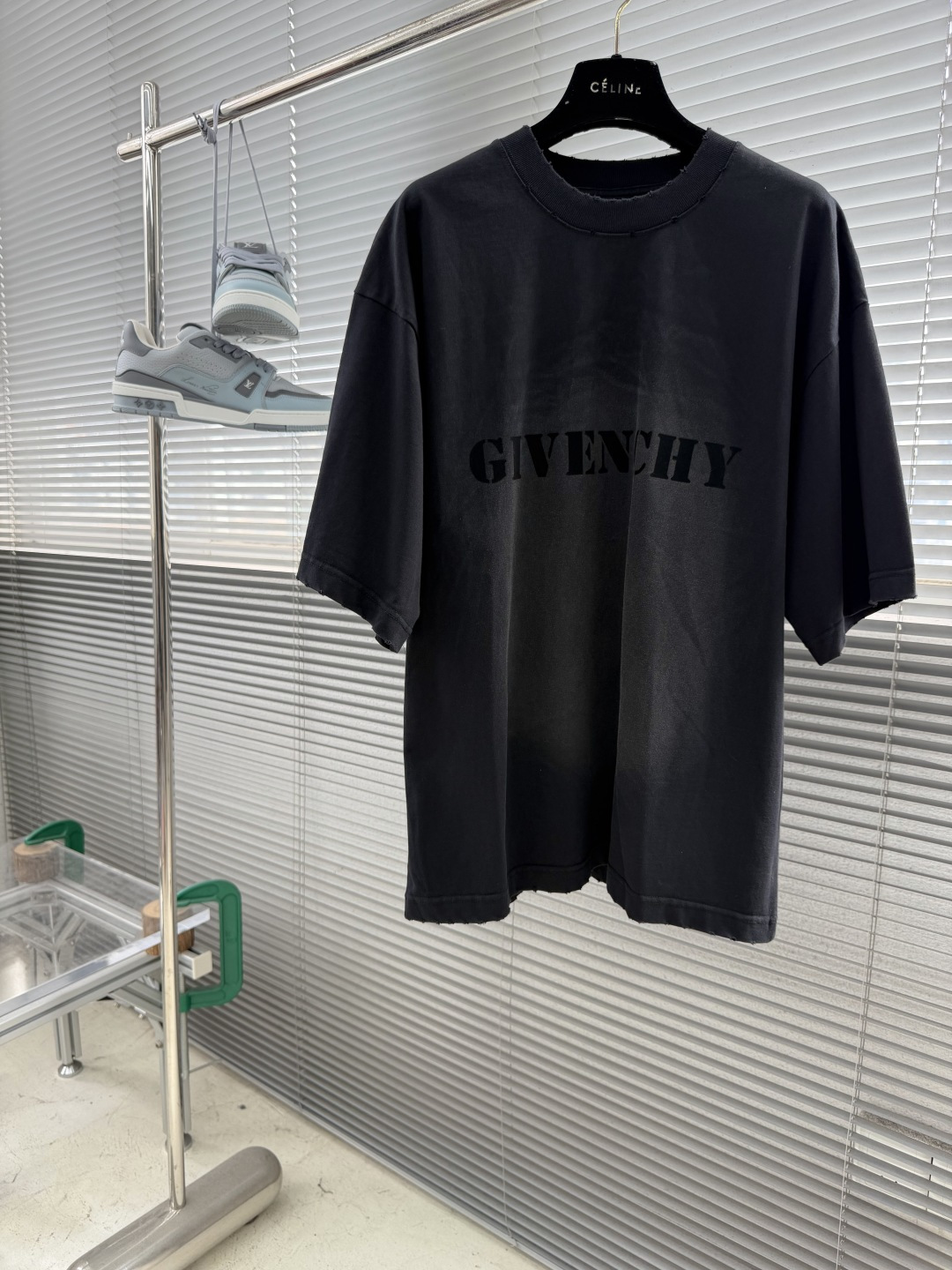 -GVC     2026新款不喧哗，自有锋芒✨GIVENCH*简约短袖极简字母标识，低调显贵利落宽松版