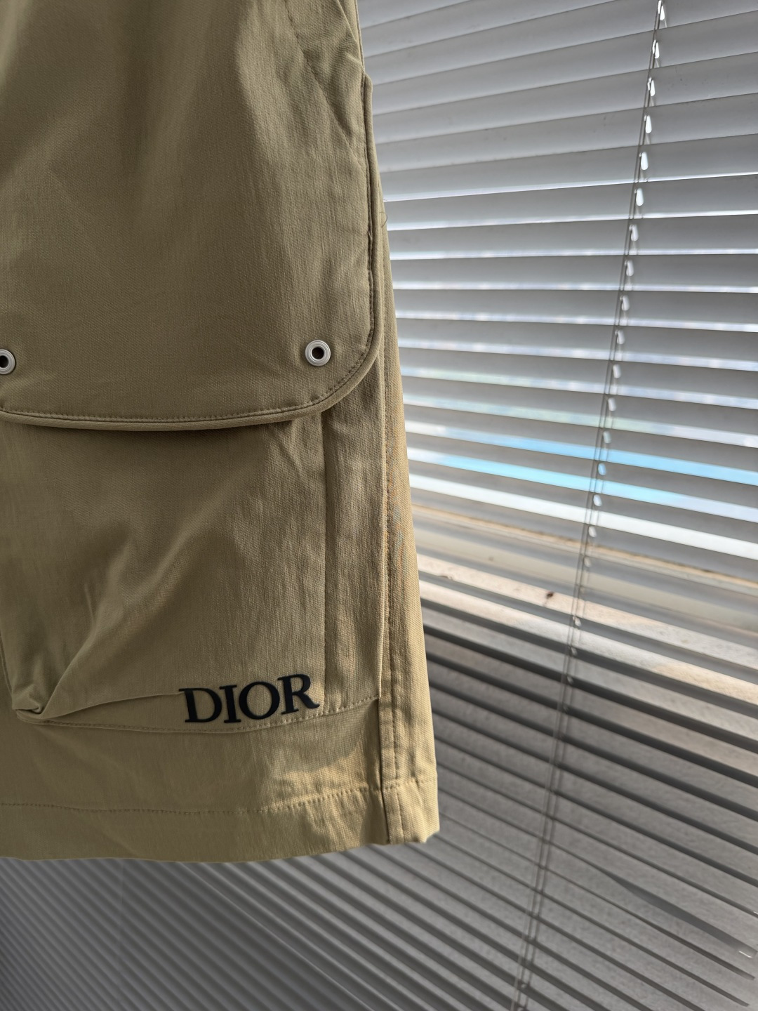 -Dio     新款休闲工装短裤，进口高定面料，后口袋经典logo设计，细节拉满，宽松版型 抽绳松紧腰