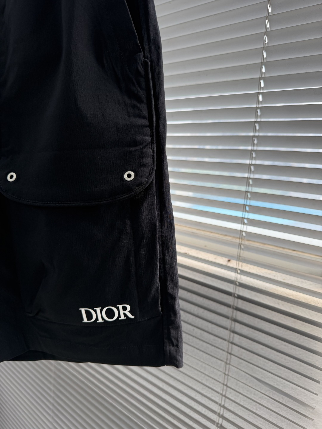 -Dio     新款休闲工装短裤，进口高定面料，后口袋经典logo设计，细节拉满，宽松版型 抽绳松紧腰