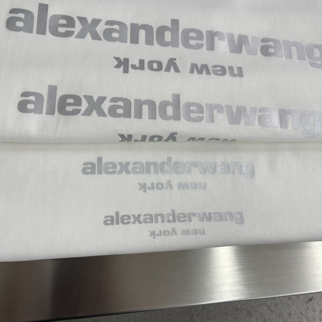 -alexander wang 亚力山大王    26ss春夏新款短袖T恤 面料采用定制双纱纯棉 克重2