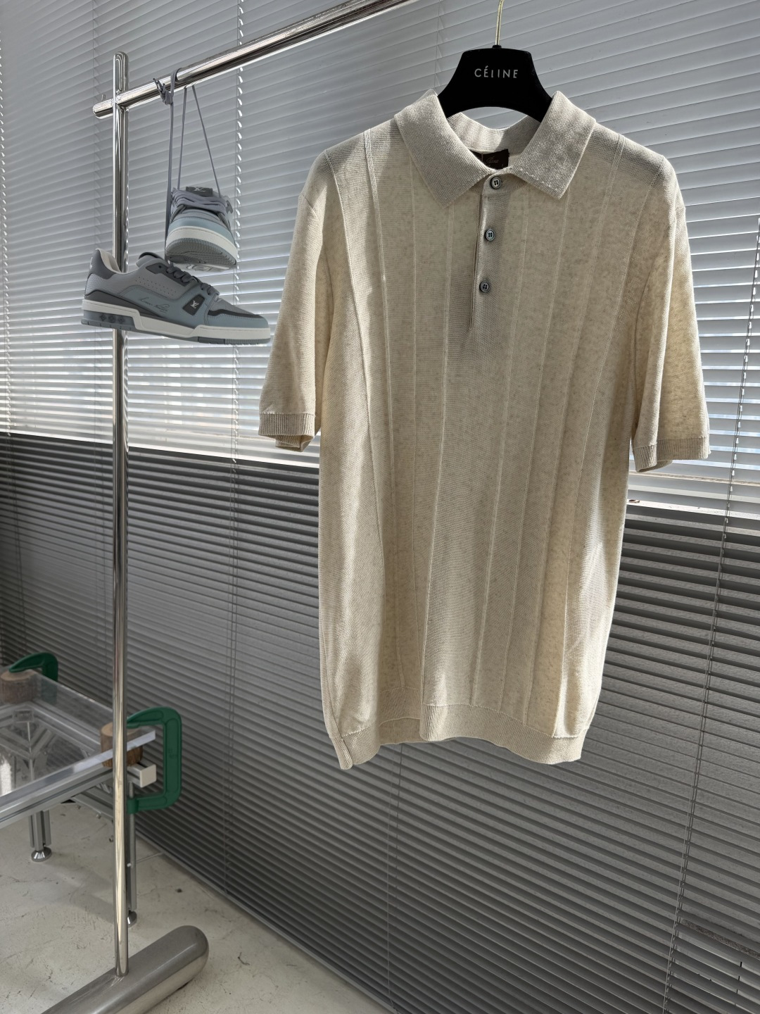 -Loro Piana     翻领针织Polo透气 质感  面料 10.5%亚麻	手洗洗涤温度不高于3