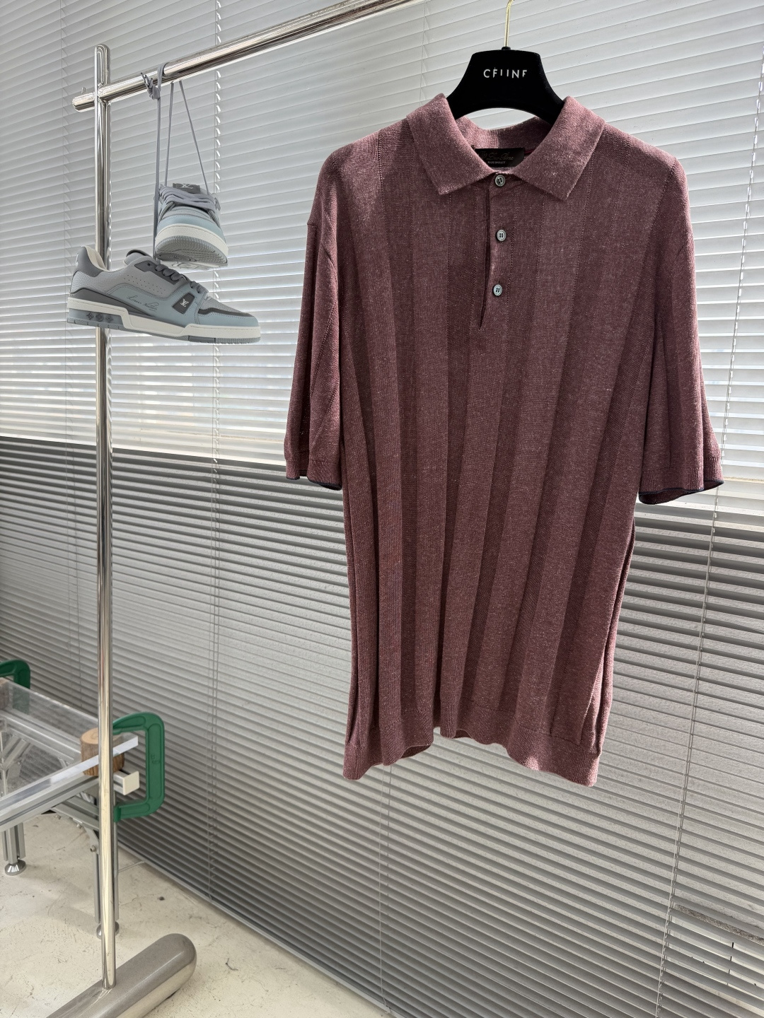 -Loro Piana     翻领针织Polo透气 质感  面料 10.5%亚麻	手洗洗涤温度不高于3