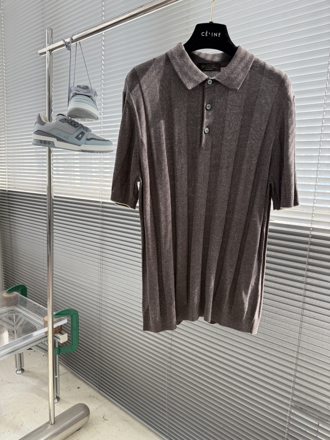 -Loro Piana     翻领针织Polo透气 质感  面料 10.5%亚麻	手洗洗涤温度不高于3