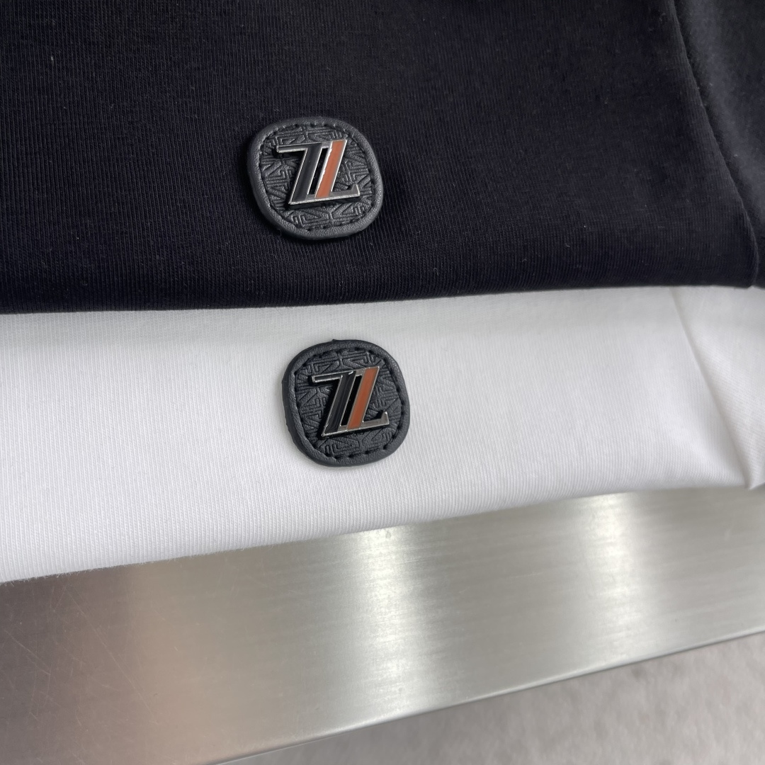 -Z ZEGN    2026新款圆领短袖T恤采用纯棉双纱面料，手感柔软细腻，颜色光泽度都超正，上身舒适