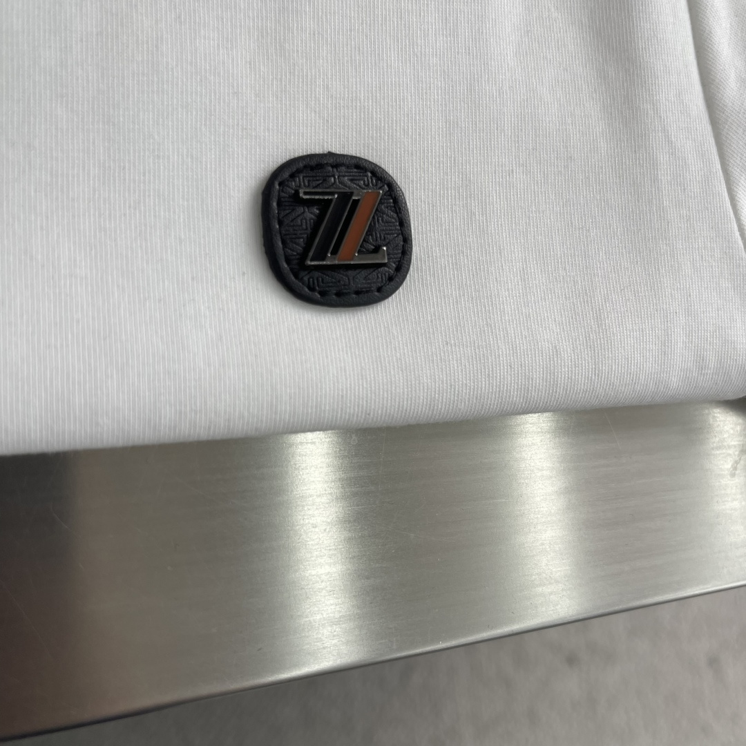 -Z ZEGN    2026新款圆领短袖T恤采用纯棉双纱面料，手感柔软细腻，颜色光泽度都超正，上身舒适