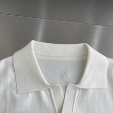 -Loro Piana 新款海鸥领针织Polo衫,经典翻领+V字开口设计,采用精纺羊毛,桑蚕丝混 -Loro Piana 新款海鸥领针织Polo衫,经典翻领+V字开口设计,采用精纺羊毛,桑蚕丝混