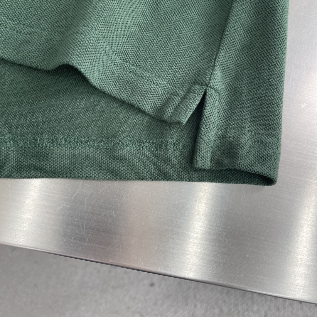 -GUCC    新款条纹Polo衫，采用高品质棉混纺，柔软透气，夏天穿超舒服!领口白色条纹+胸前刺绣L