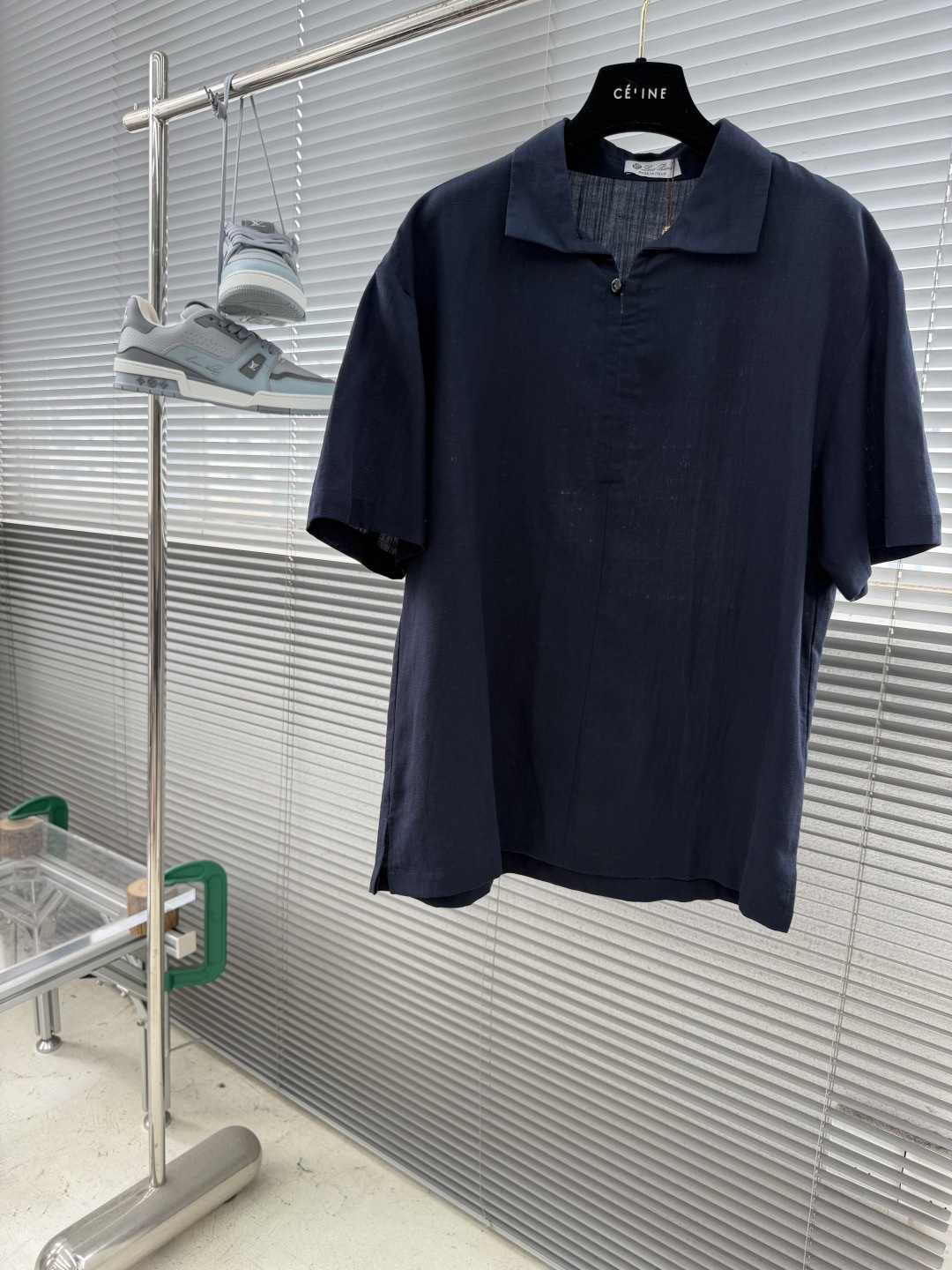-Loro Piana     26ss新款亚麻短袖Polo衫，为意大利制造的轻奢单品，主打松弛优雅的“