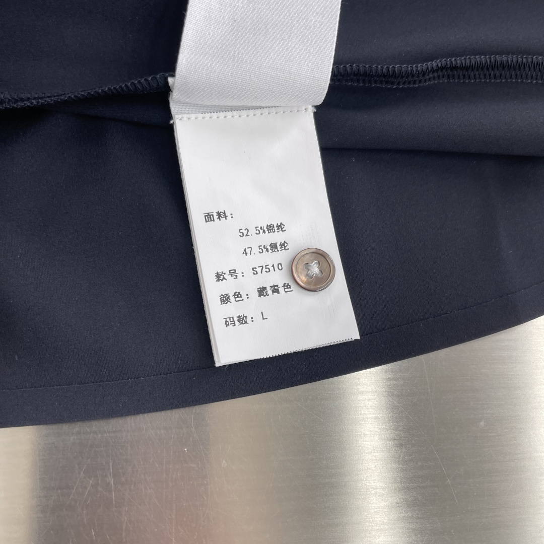 -Loro Piana     基础款纯色长袖衬衫甄选意大利进口面料，50针高针高密锦氨混纺面料，因其5