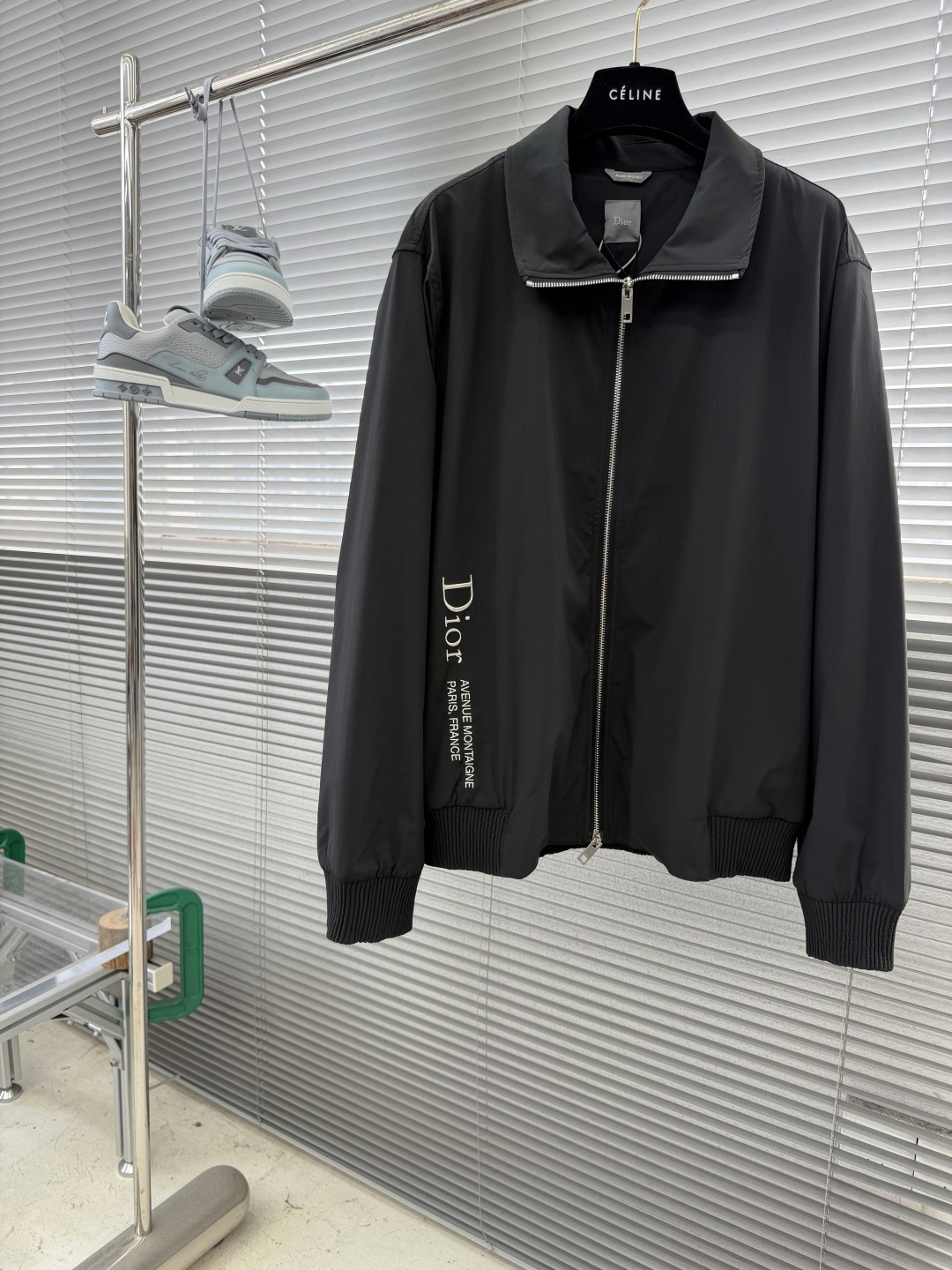 NO:905266,-Dio 26SS technical fabric letter embroidered jacket Polyester technical woven fabric 110g Imported embroidery High temperature pre-shrunk 11 pairs of zipper pullers Logo 11 customized accessories and accessories Code number 46 48 50 52 Length 6869.5 71 72.5 Bust 116120 124 128 Shoulder width 47.8 49 50.2  51.4,,dior,jackets & coats,jackets & coats,19860909-Dio 26SS科技面料字母刺绣夹克外套 涤纶科技梭织面料110克 进口刺绣 高温预缩 11双拉链头Logo 11订制辅料、配件 码数46 48 50 52 衣长6869.5 71 72.5 胸围 116120 124 128 肩宽47.8 49 50.2 51.4,,dior,jackets & coats,jackets & coats,,Men's clothing