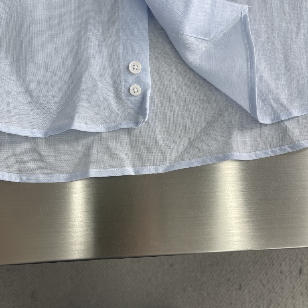 -Loro Piana     春夏新款男士亚麻衬衫，老钱风氛围感直接拉满！商务休闲两相宜，长袖设计适配