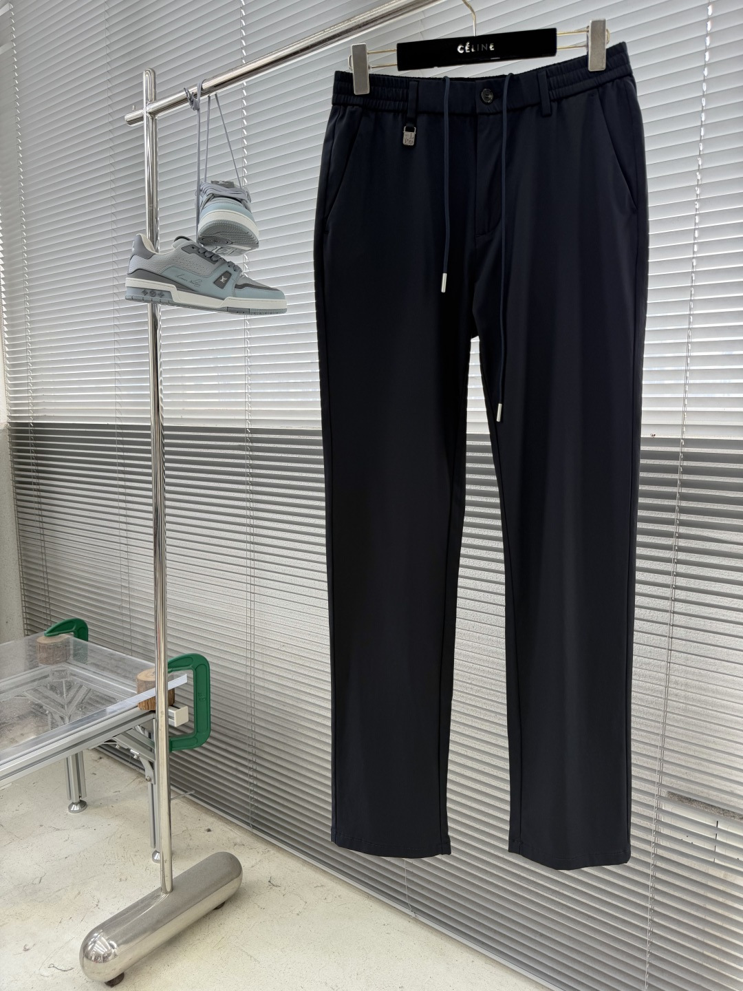 -Loro Piana    2026春季最新品，专柜同步有售，原单狠货，时尚休闲裤，采用进口原版面料，