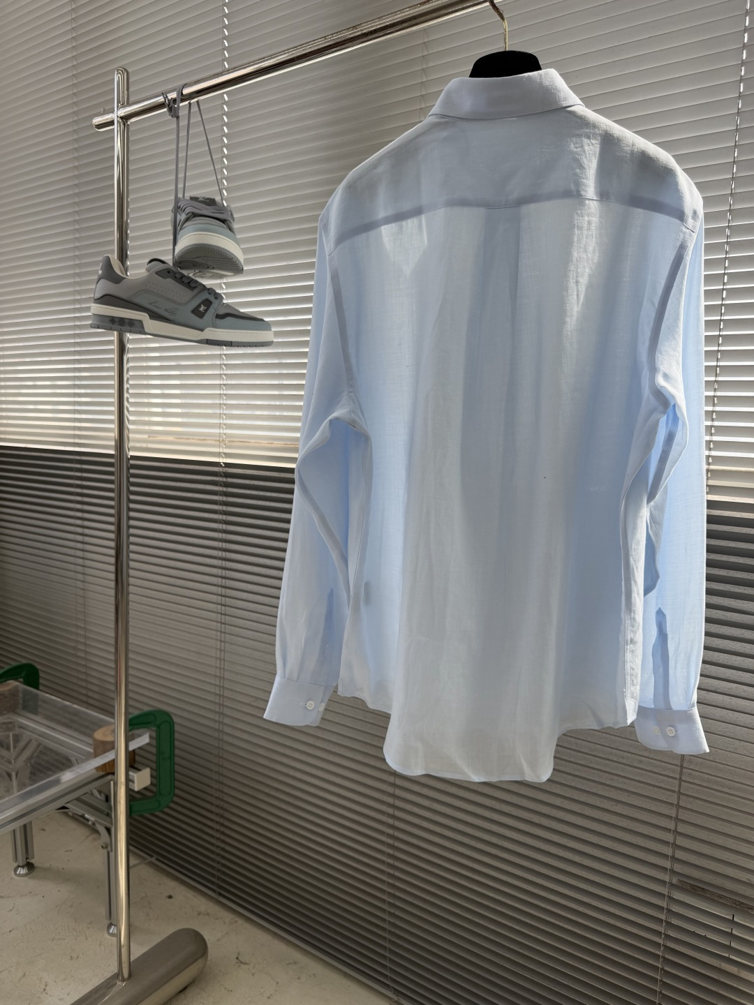 -Loro Piana     春夏新款男士亚麻衬衫，老钱风氛围感直接拉满！商务休闲两相宜，长袖设计适配