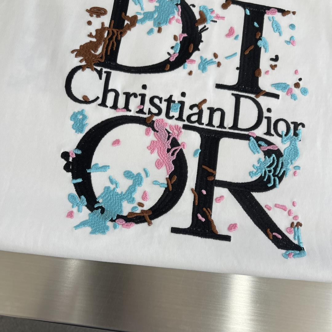 -Dio    2026SS春夏新品休闲短TEE，进口优质高支纯棉面料打造，舒适透气，质地超赞！前、后勾
