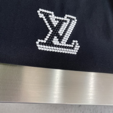-驴牌 26ss新款刺绣圆领短袖T恤以100%精梳棉为基底,采用210g重磅平纹针织织造,布面肌 -驴牌 26ss新款刺绣圆领短袖T恤以100%精梳棉为基底,采用210g重磅平纹针织织造,布面肌