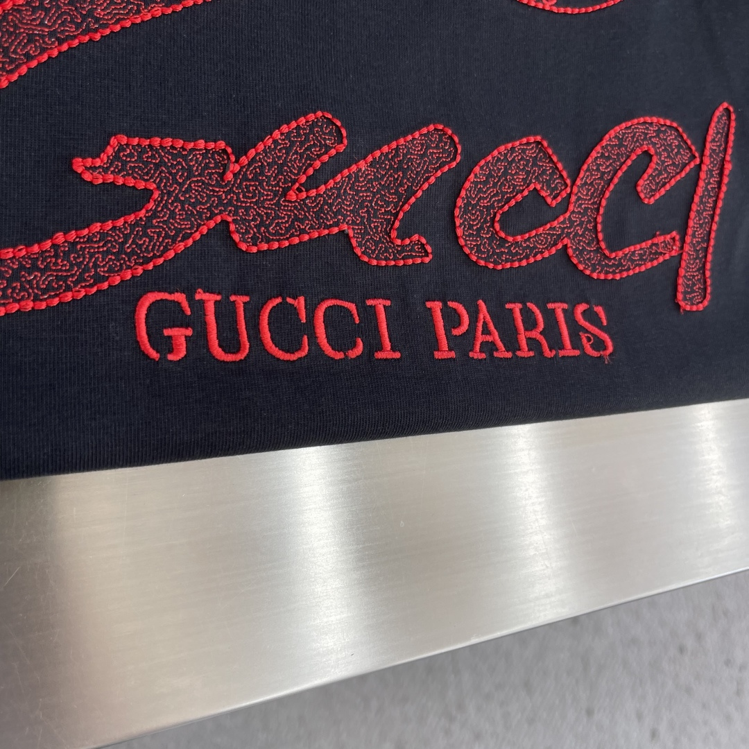 -GUCC    26ss春夏彩色logo短袖T恤  面料采用280克面料 配套1✖️1螺纹  无敌百搭