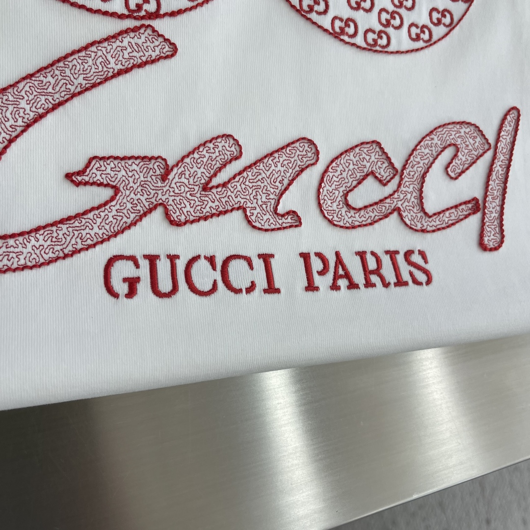 -GUCC    26ss春夏彩色logo短袖T恤  面料采用280克面料 配套1✖️1螺纹  无敌百搭