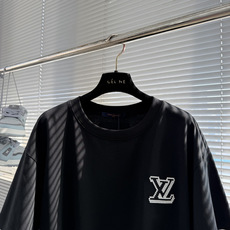 -驴牌 26ss新款刺绣圆领短袖T恤以100%精梳棉为基底,采用210g重磅平纹针织织造,布面肌 -驴牌 26ss新款刺绣圆领短袖T恤以100%精梳棉为基底,采用210g重磅平纹针织织造,布面肌