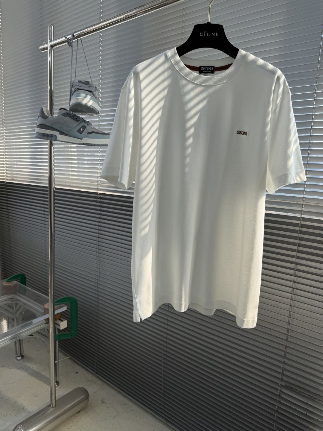NO:905277,-Z Zegn2026 new spring and summer men's round neck short-sleeved T-shirt, simple, fashionable and versatile, high-end quality, embroidered logo pattern design on the chest, customized high-quality long-staple cotton fabric, comfortable to wear, breathable, high-grade and textured, simple and decent, fashionable without losing personality, casual and casual upper body, handsome and stylish, showing big-name temperament. Size M-4XL (can wear up to about 200 pounds)  Please state your height and weight when placing an order), T-shirt, tees, t-shirt,19860909-Z Zegn2026春夏新款男士圆领短袖T恤 简洁时尚百搭 高端品质 胸前刺绣logo图案设计 定制优质长绒棉面料 穿着舒适 透气 档次高很有质感 简单大方得体 时尚不失个性 上身休闲随性 帅气有型 彰显大牌气质. 尺码M-4XL (最大可穿200斤左右 下单请报身高体重),,T-shirt,tees，t-shirt,,Men's clothing