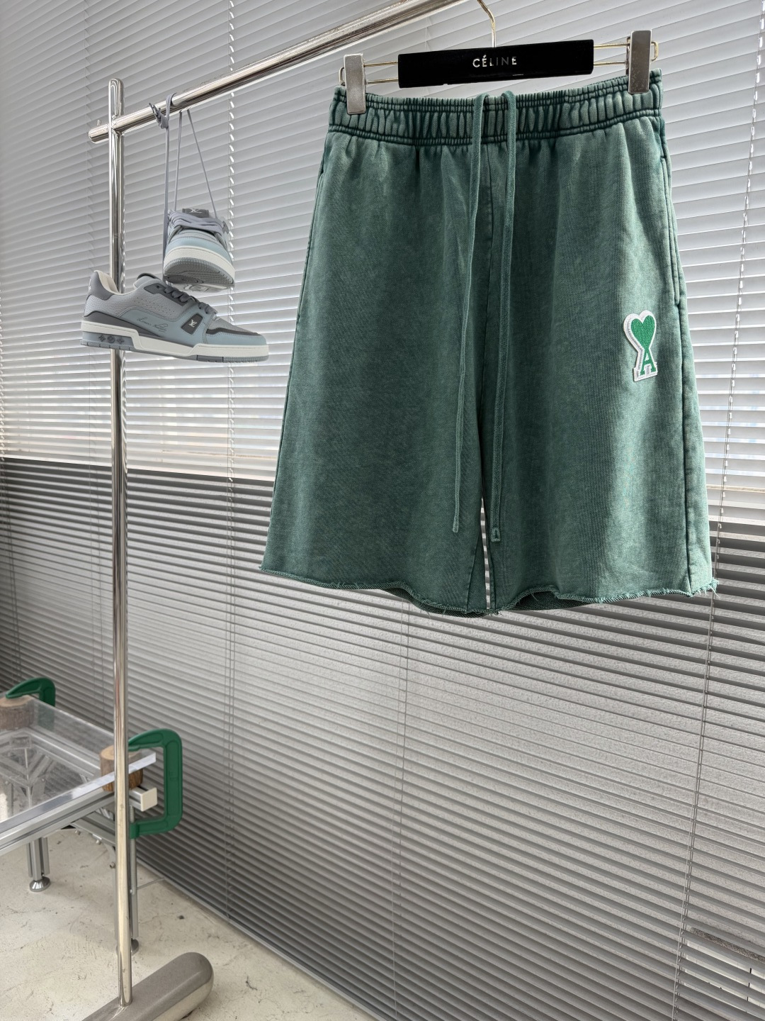 NO:905368,-Ami shorts are made of thin cotton material, super soft, batik with distressed wash... Paired with flocked chapter logo of the same color, full of fashion sense. Same style for men and women. Size S-XXL,,shorts,19860909-Ami短裤 纯棉薄料,超级柔软 蜡染做旧洗水.... 搭配同色系植绒章仔logo 时尚感拉满啦 男女同款 码数S-XXL,,shorts,,Men's clothing