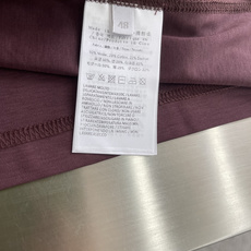 -Loro Piana 基础款三色T恤,这款甄选优质混纺50%莫代尔+28%精梳棉+22%达克纶 -Loro Piana 基础款三色T恤,这款甄选优质混纺50%莫代尔+28%精梳棉+22%达克纶