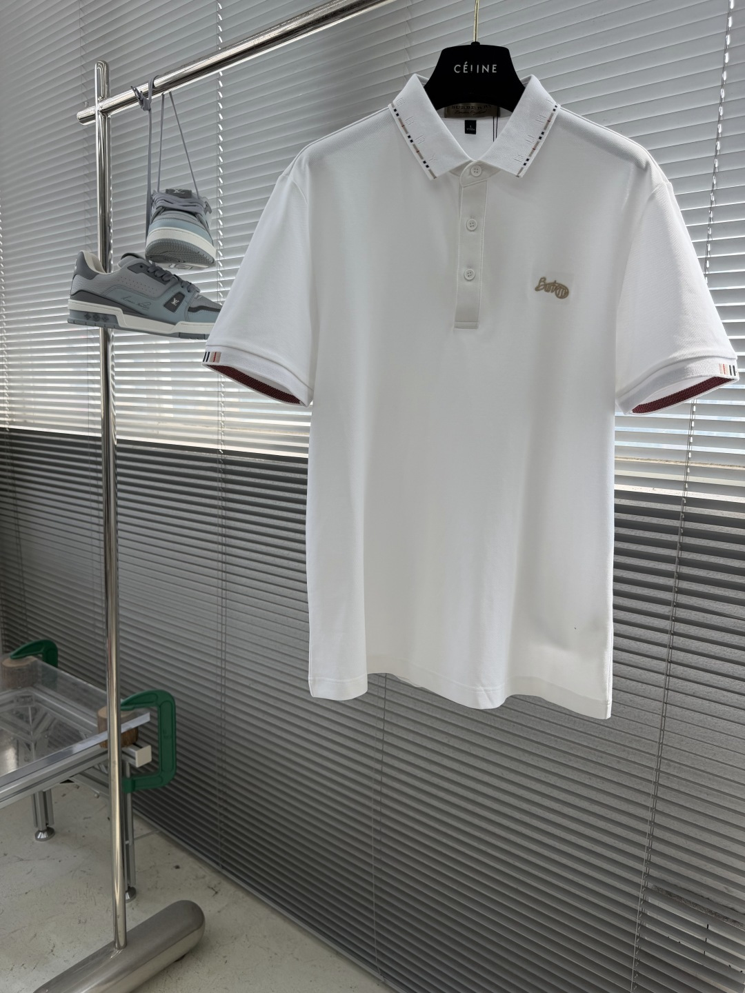 NO:914304,-BBR 2026 spring and summer new men's lapel polo shirt, hot style, simple, fashionable and versatile, high-end quality, embroidered logo pattern design on the chest, customized mercerized piqué cotton fabric, comfortable to wear, breathable, high-grade and textured, simple and decent, fashionable without losing personality, the upper body is casual and casual, handsome and stylish, showing the temperament of a big brand. Size M-4XL Color White Brown Black Can wear up to about 200 pounds  Please state your height and weight when placing an order,19860909-BBR 2026春夏新款男士翻领Polo衫 爆款 简洁时尚百搭 高端品质 胸前刺绣logo图案设计 定制丝光珠地棉面料 穿着舒适 透气 档次高很有质感 简单大方得体 时尚不失个性 上身休闲随性 帅气有型 彰显大牌气质. 尺码M-4XL 颜色白色 棕色 黑色 最大可穿200斤左右 下单请报身高体重,,,Men's clothing