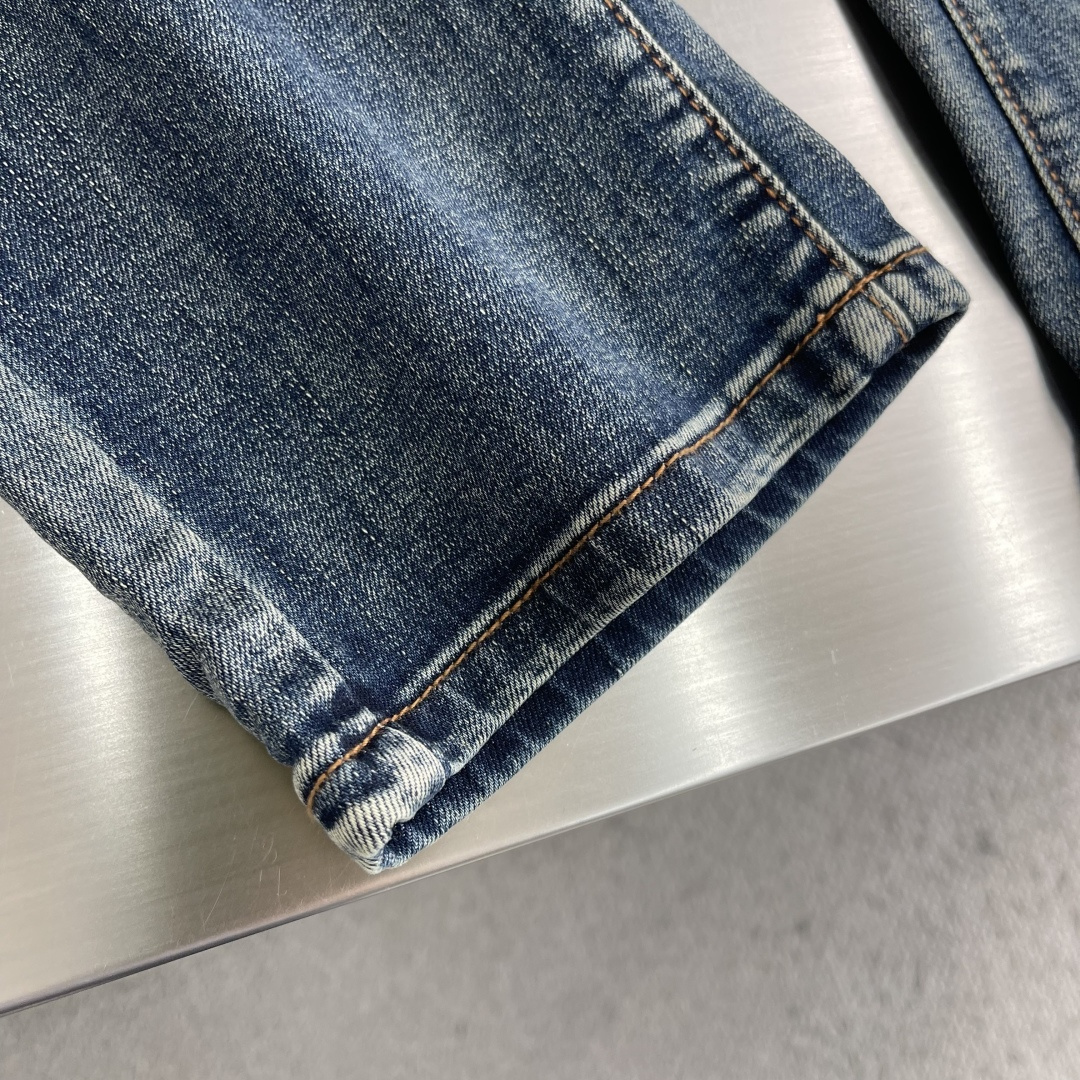 -PRAD    26早春新款休闲牛仔裤系列，开模定制五金配件，直筒裤脚、面料舒适柔软亲肤，挺括有型、不