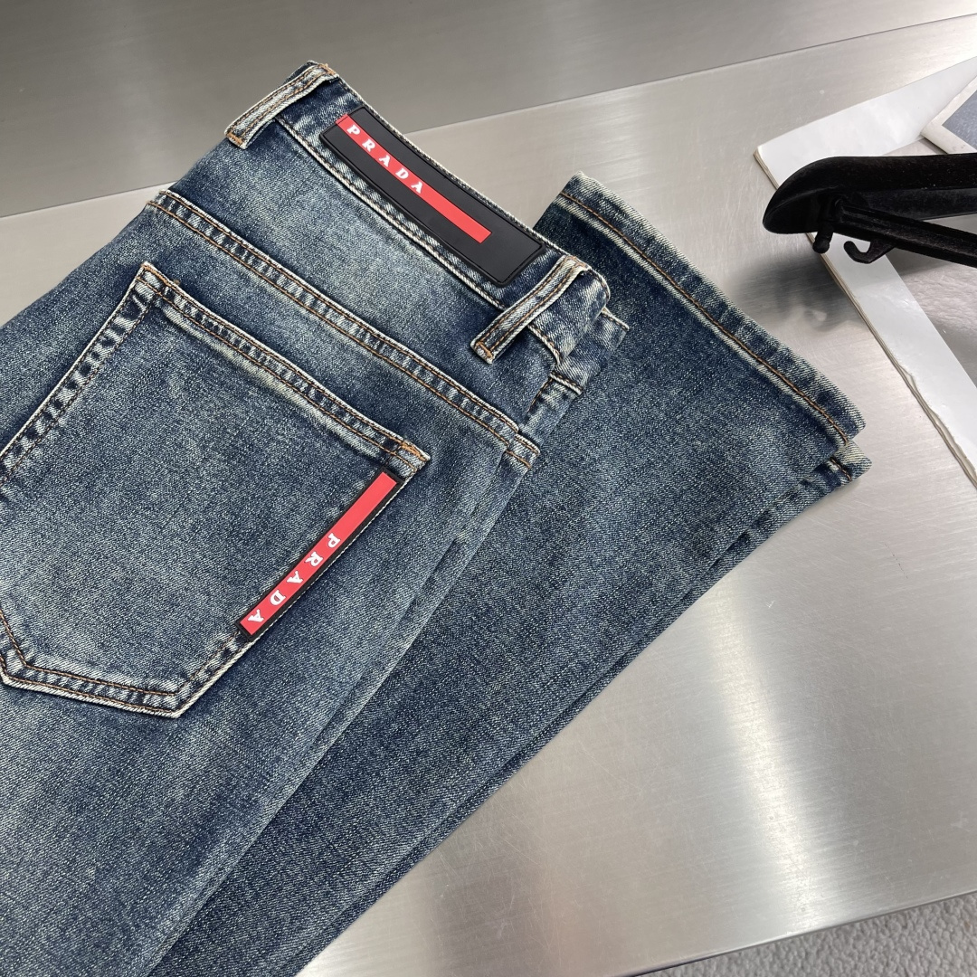 NO:912789,-PRAD classic red label series of men's jeans, evergreen for all seasons, basic straight fit, casual and fashionable!  A versatile series for all seasons, the fabric is soft, comfortable, breathable, highly elastic, tolerant, and has a great fit!  Hardware accessories provided by customers!  Size 29-42 (37 39 41),,prada,jeans,19860909-PRAD 经典红标系列男士牛仔裤,四季常青款,基础款直筒版型,休闲时尚！一年四季百搭系列,面料柔软舒适透气,弹力大,包容性强,版型给力！客供五金辅料！ 尺码29-42（37 39 41）,,prada,jeans,,Men's clothing