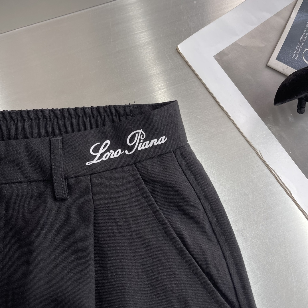-Loro Piana     新款老钱风休闲裤，采用高定混纺麻料面料，超级舒适透气！后口袋标识点缀，版