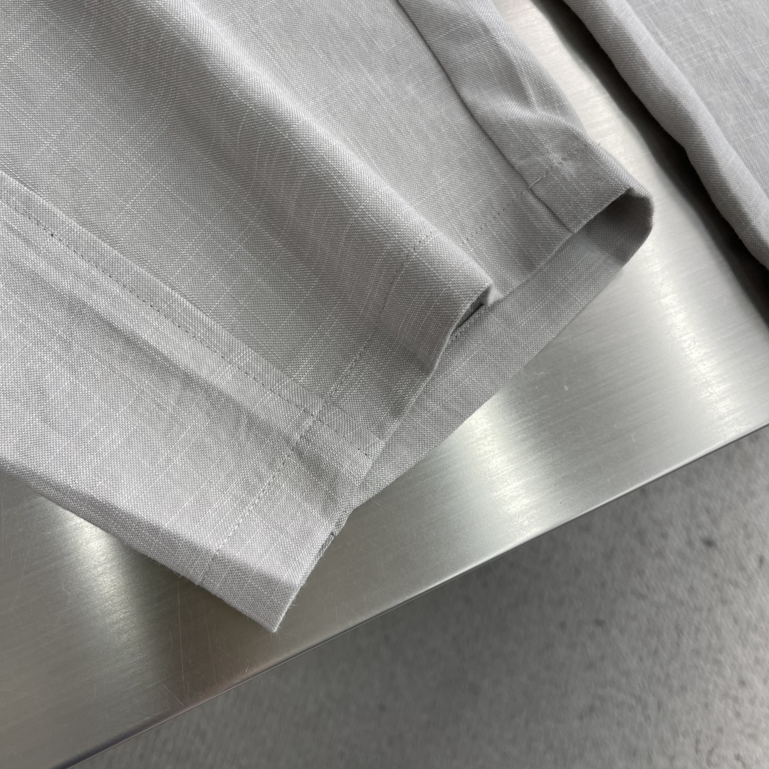 -Loro Piana     新款老钱风休闲裤，采用高定混纺麻料面料，超级舒适透气！后口袋标识点缀，版