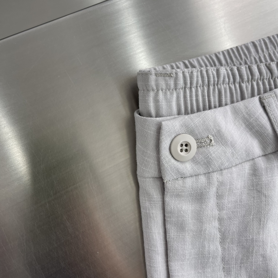 -Loro Piana     新款老钱风休闲裤，采用高定混纺麻料面料，超级舒适透气！后口袋标识点缀，版