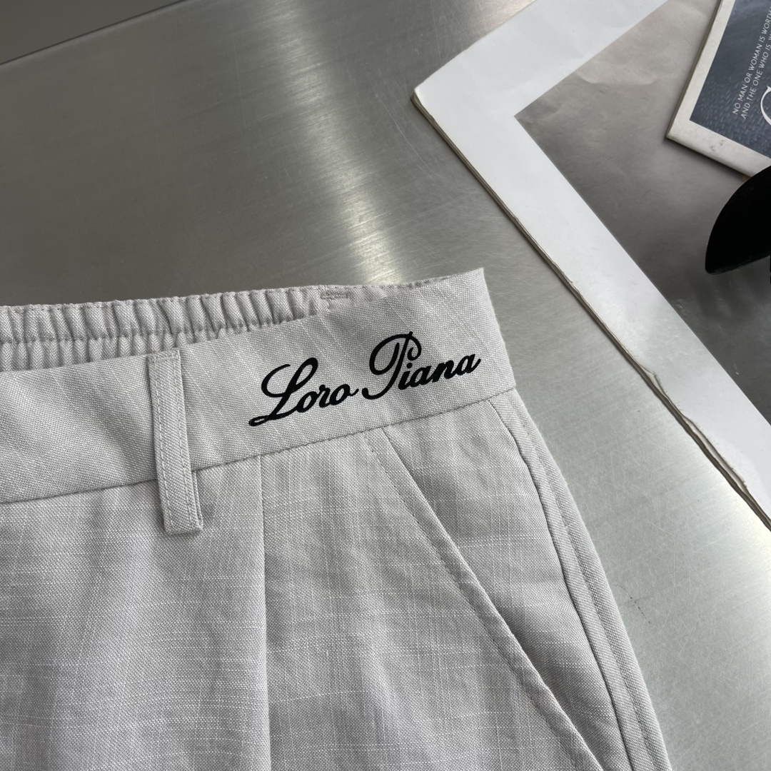 -Loro Piana     新款老钱风休闲裤，采用高定混纺麻料面料，超级舒适透气！后口袋标识点缀，版