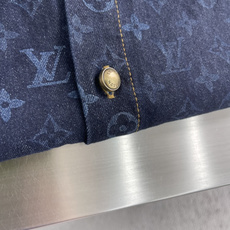 上衣-驴牌 26FW MONOGRAM满印牛仔衬衫12氨全经围赛络纺牛仔面料激光雷射模版刺绣定位裁 上衣-驴牌 26FW MONOGRAM满印牛仔衬衫12氨全经围赛络纺牛仔面料激光雷射模版刺绣定位裁