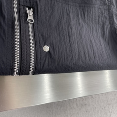 -Stone Island 户外全拉链银色短袖….金属丝网格薄尼面料...出口 韩国订单。帅气的 -Stone Island 户外全拉链银色短袖….金属丝网格薄尼面料...出口 韩国订单。帅气的