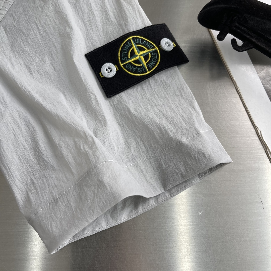 -Stone Island     户外全拉链银色短袖….金属丝网格薄尼面料...出口 韩国订单。帅气的
