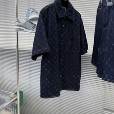 上衣-驴牌 26FW MONOGRAM满印牛仔衬衫12氨全经围赛络纺牛仔面料激光雷射模版刺绣定位裁 上衣-驴牌 26FW MONOGRAM满印牛仔衬衫12氨全经围赛络纺牛仔面料激光雷射模版刺绣定位裁