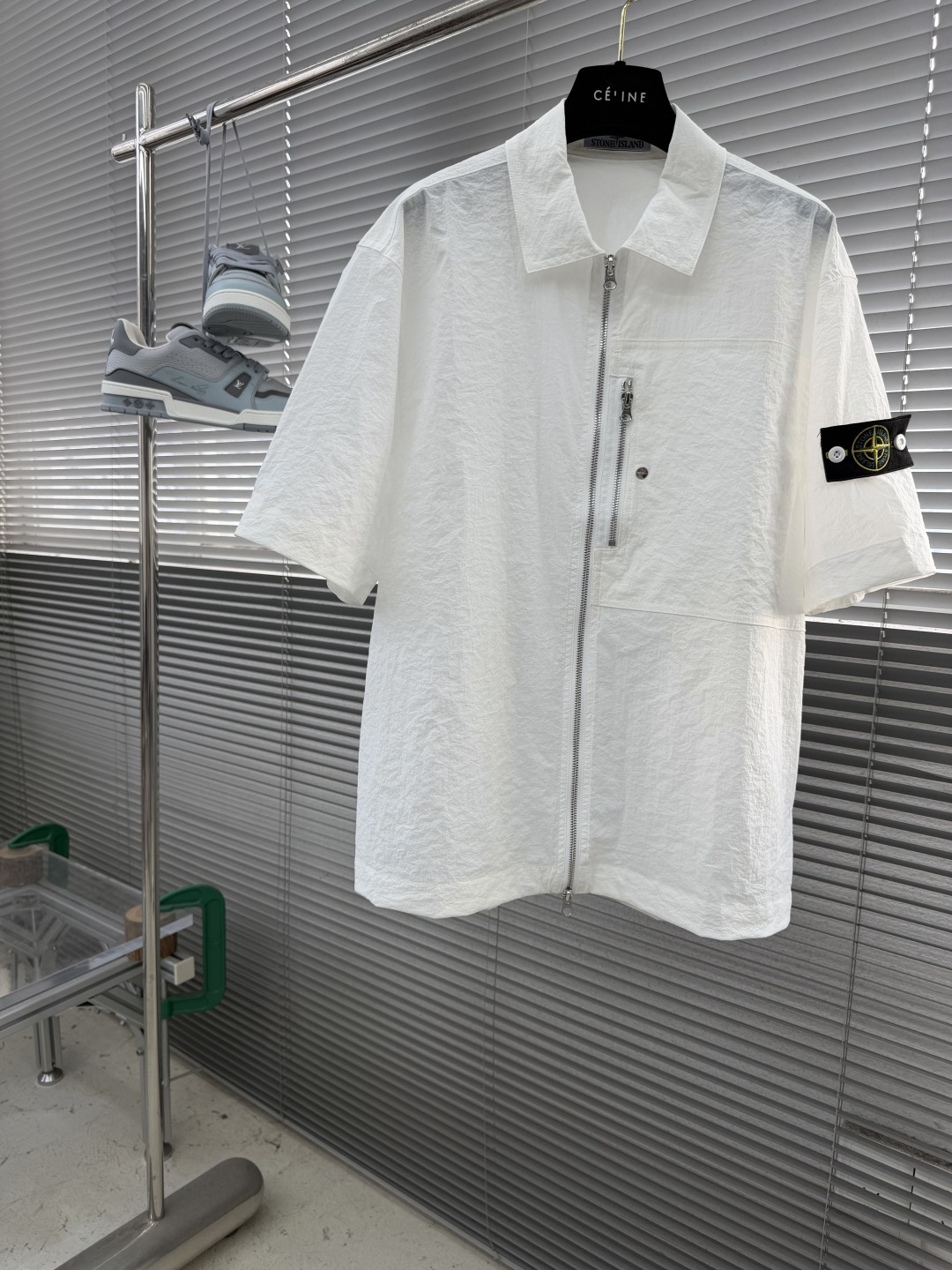 -Stone Island     户外全拉链银色短袖….金属丝网格薄尼面料...出口 韩国订单。帅气的