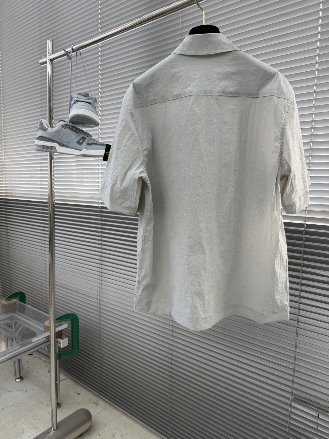 -Stone Island     户外全拉链银色短袖….金属丝网格薄尼面料...出口 韩国订单。帅气的