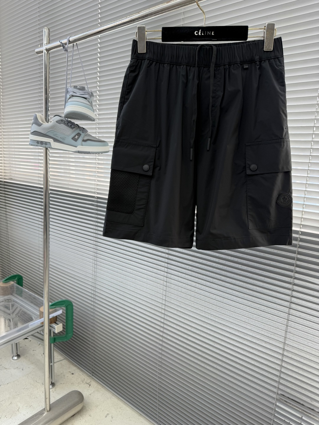 NO:914326,-mon black elastic sports casual shorts fashion series, unique design, drawstring casual shorts. The yarn has been dyed and spun. A major domestic factory exports to Japan and supplies fabrics from several top brands. Very wide and stylish, solving the problem of discoloration after washing. The pants are neat and elegant, size M-3XL,,shorts,19860909-mon黑色松紧运动休闲短裤 时尚系列,独特设计,抽绳休闲短裤 订纱开始订染和订纺. 国内某大厂出口日本 和供应几大顶级品牌的面料. 挺阔有型 , 解决 , 洗涤变色的问题. 裤型利落大气 , 尺码M-3XL,,shorts,,Men's clothing