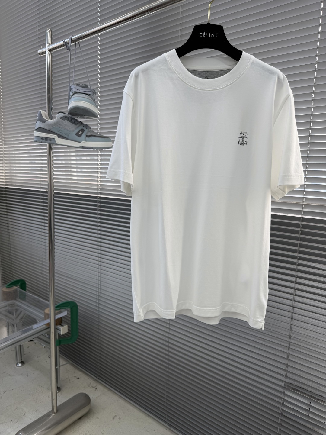 NO:912810,-BC basic multi-color round neck T-shirt Size: M-5XL Regular fit Ingredients: pure cotton fabric, the surface texture of the fabric is fine and smooth, it feels skin-friendly, smooth and crisp and stylish. The front panel is made of heavy hand embroidery, the back is split version, hem slit, tees, t-shirt,19860909-BC 基础款多色圆领T恤 码数:M-5XL 常规版型 成份:纯棉棉面料,,面料表面纹理细腻平整,触感亲肤顺滑且挺括有型 前幅采用重工手工刺绣,后里分割版型,下摆开叉,,tees，t-shirt,,Men's clothing