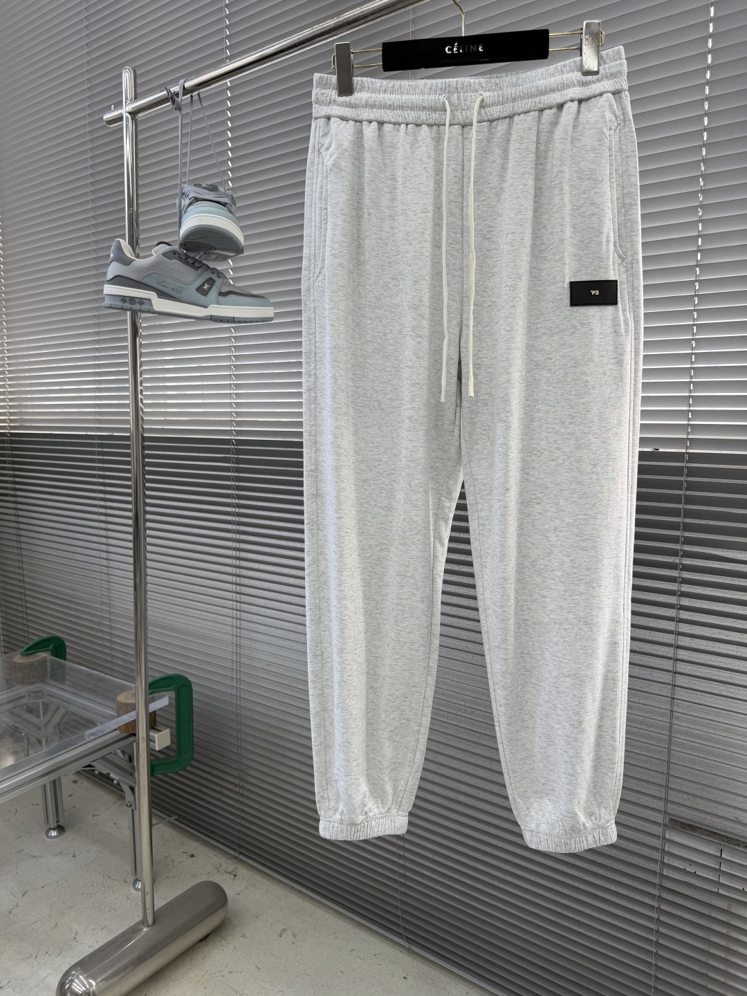 NO:914308,-Y-3 new casual pants, made of customized cotton fabric, decorated with classic logo on the front, super good-looking!  The fabric is soft and comfortable!  The upper body effect is full of tone!  Fashionable and versatile!  Color Black, Gray Size M-3XL,,19860909-Y-3 新款休闲裤,采用定制棉质面料,前面经典logo点缀,超级好看！面料柔软舒适！上身效果腔调十足！时尚百搭！ 颜色黑色、灰色 码数M-3XL,,,Men's clothing