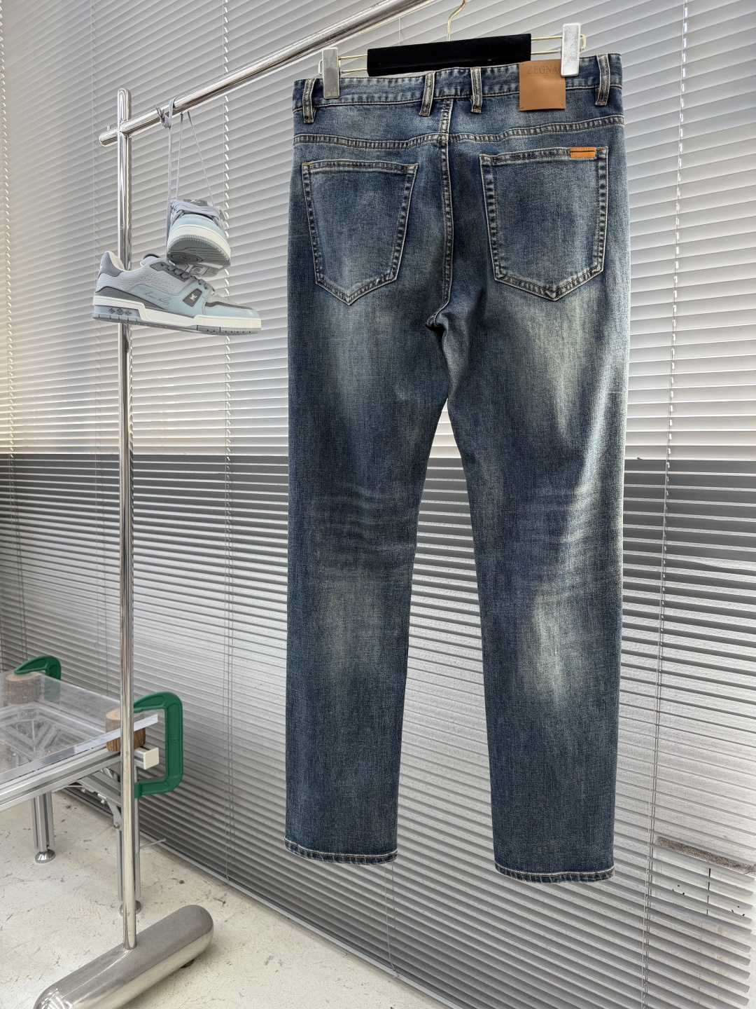NO:912780,-Z ZEGN26SS new summer jeans, the fabric is super soft and comfortable, small straight version, slender upper body, versatile style, size 29-42 (37.39.41),,jeans,19860909-Z ZEGN26SS夏季新款牛仔裤,面料超级柔软舒适 小直筒版型,上身修长,万能搭配款 码数29-42（37.39.41）,,jeans,,Men's clothing