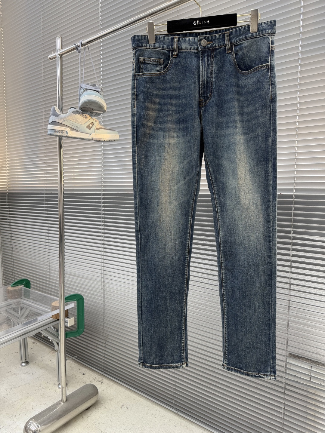 NO:912790,-EA Ama Ni 2026 spring and summer new jeans Customized denim fabrics, dominated by fabrics and quality, top-notch washing technology, super comfortable, complex craftsmanship jeans, knitted cowhide distressed, exclusive custom-made Japanese original orders, high-end quality, finished products that can only be made by large-scale washers, slim fit, small straight-leg pants, size 29-42 (37 39 41),,jeans,19860909-EA 阿玛泥2026春夏新款品牛仔裤 订制牛仔面料,以面料和品质为主导, 顶级一流水洗工艺, 超级舒服 ,工艺复杂牛仔裤,针织牛从做旧,独家订制日本订制原单 高级品质 只有规模宏大的洗水工才能做出的成品 版型修身显瘦小直脚裤子 码数 29-42（37 39 41）,,jeans,,Men's clothing